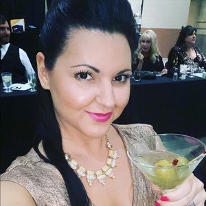 Meet your Posher, Juliana